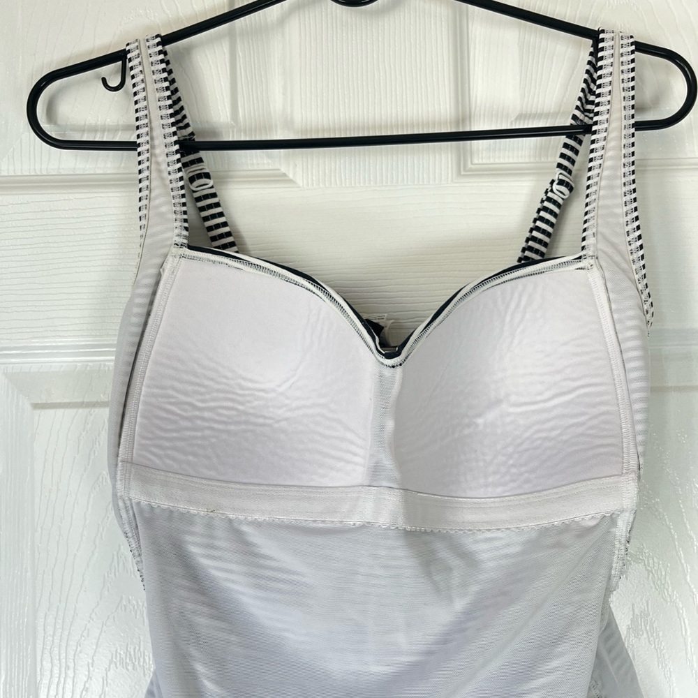 Bond Eye Australia One Piece Bathingsuit Size 10 - Picture 4 of 8